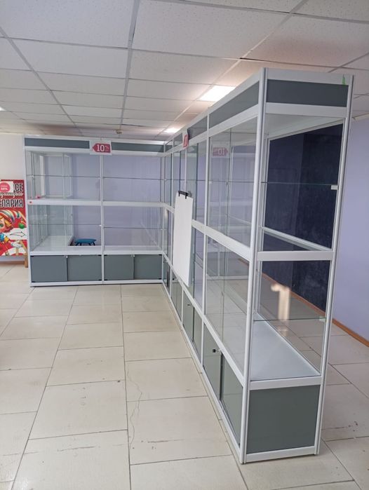 Продам ветрины  стекло