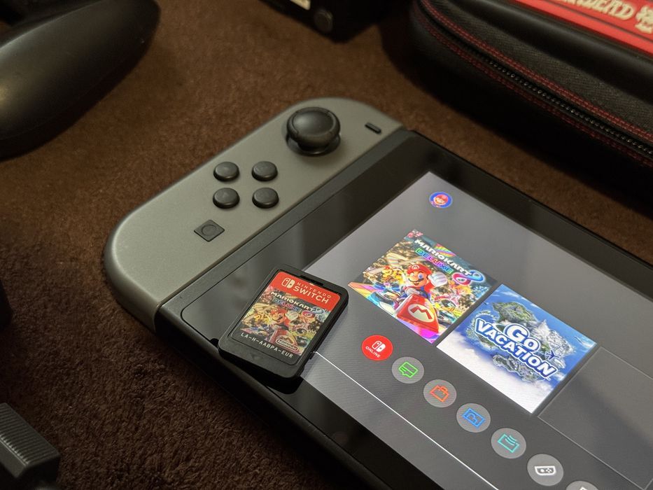 Pachet Nintendo Switch V1 modabil + Mario Kart 8