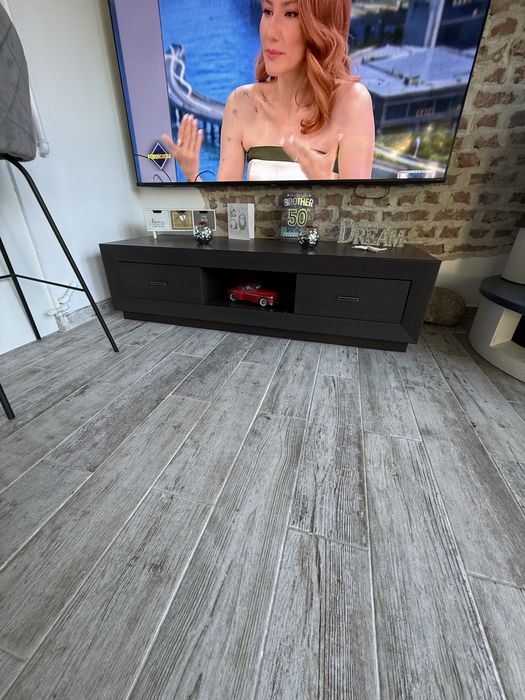 Vand mobila living