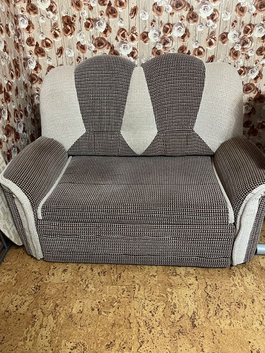 Продам диван раздвижной