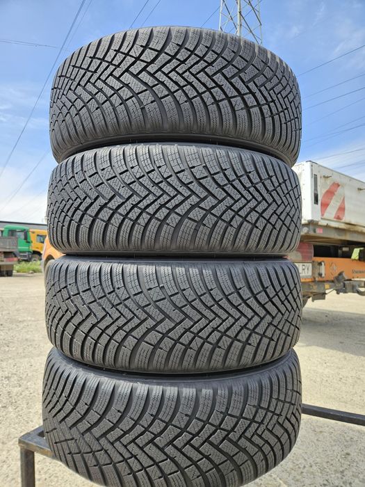 Vând anvelope iarna 205/55/16 205/55r16 HANKOOK
