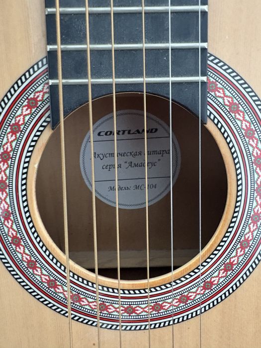 Акустическая гитара