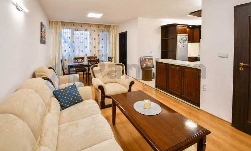 Двустаен апартамент под наем в Центъра