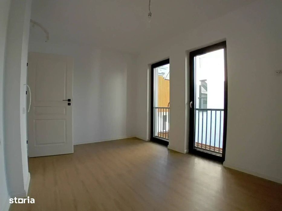 De Vânzare Casa Sisești 2 Cocosi!!