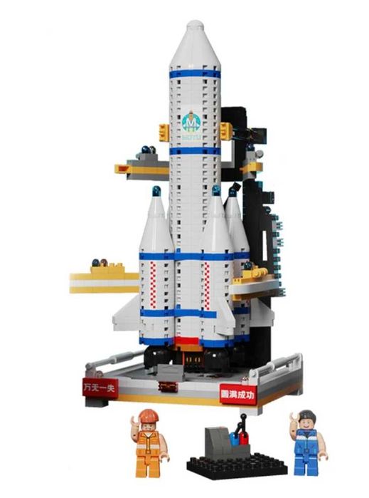 Два модела мини космически конструктори СОВАЛКА И САТЕЛИТ с над 745ч.