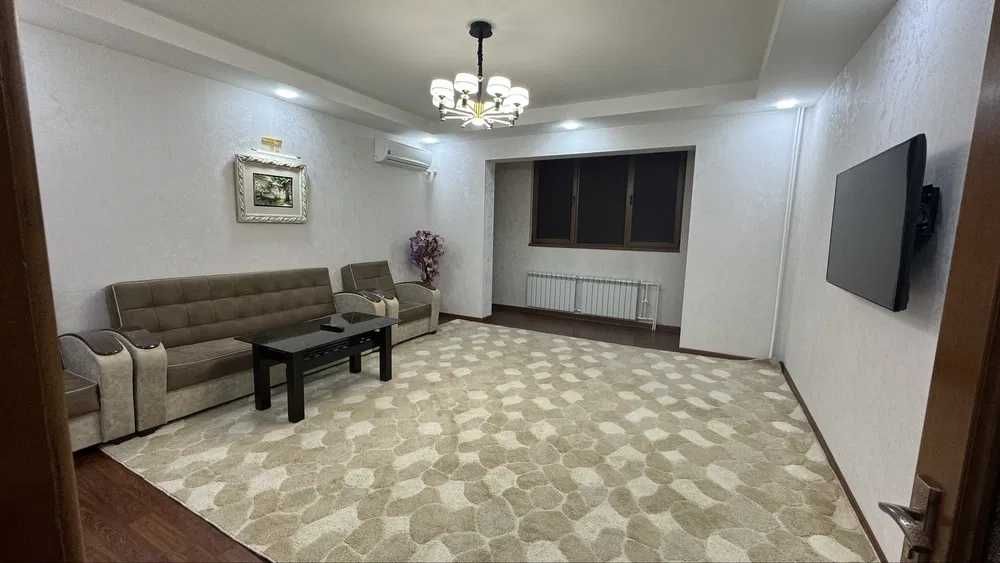 Айбек 3 комнат 93кв цум космонавты Мирабад гостиница Россия вторичка