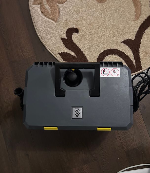 Aparat de curatat cu aburi Karcher SG 4/2