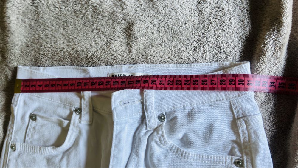 Blugi Albi Dama Pull & Bear, Mărimea EUR 36