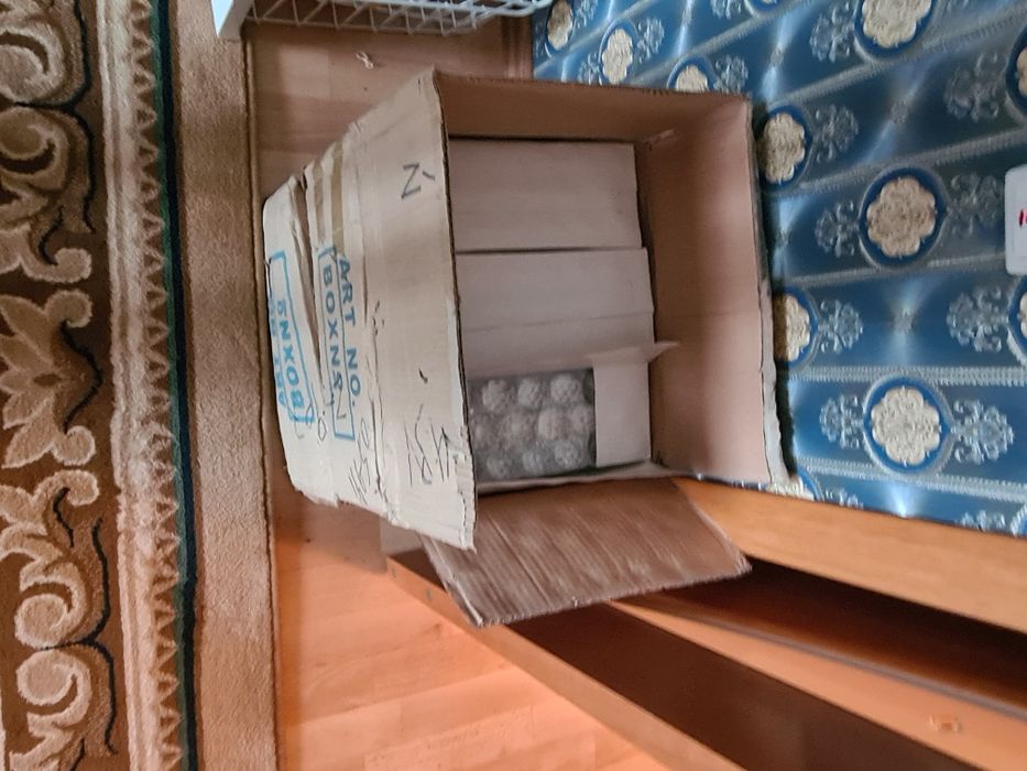 Продам люстру диаметром 100см