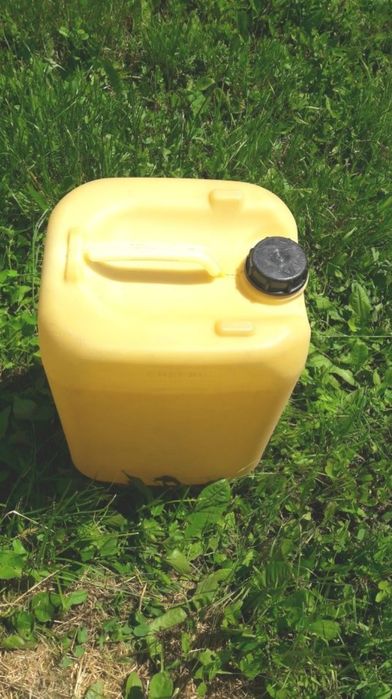 Туби Пластмасови за Нафта/Бензин