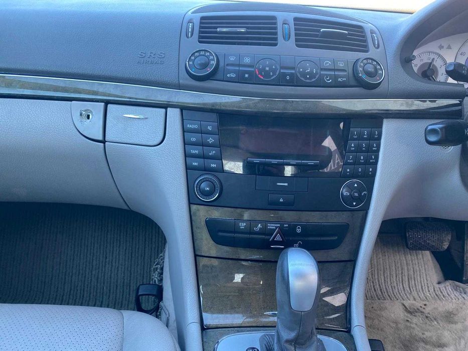 dezmembrez mercedes w211 240i