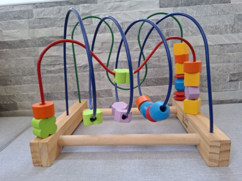 Продавам детска дървена игра