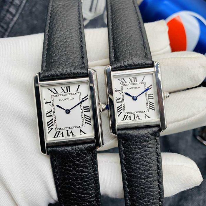 Кварцов Cartier Tank Must