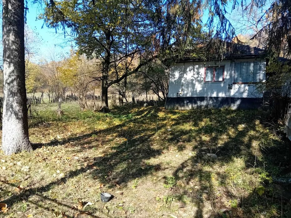 Teren + casa de vacanta  Scorteni , Mislea