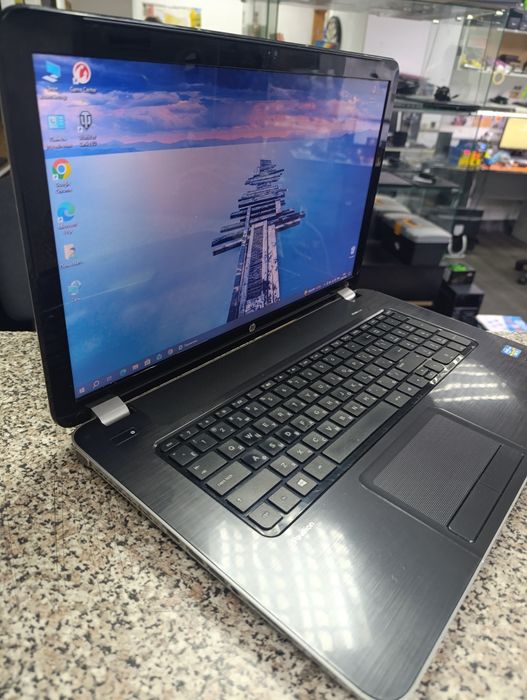 Продам ноутбук hp 17-e