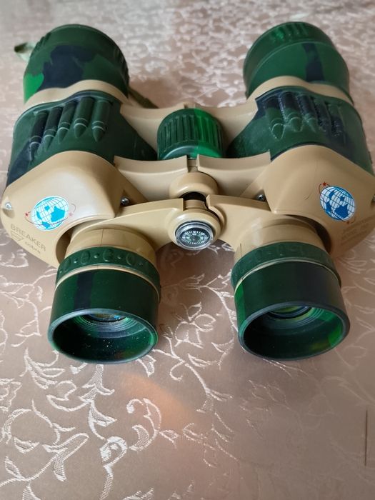 Бинокль BREAKER MODEL 750 8m/988000m
