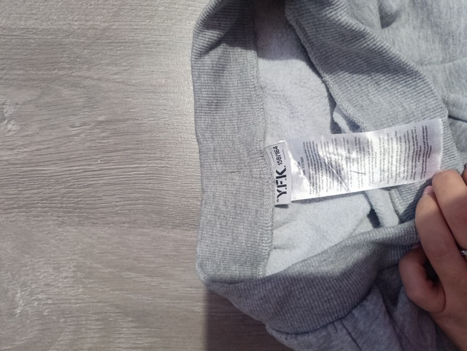 Спортни долнища за 10-11 г (146 размер)