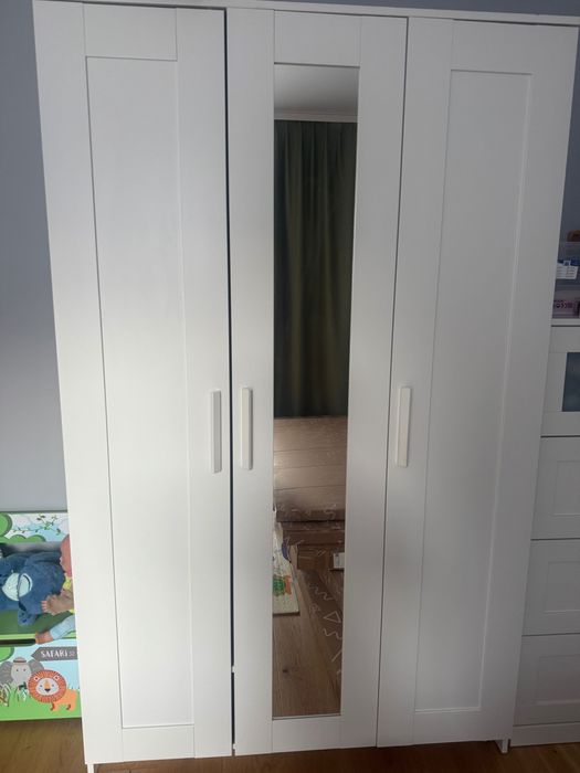 Трикрилен гардероб от Икеа