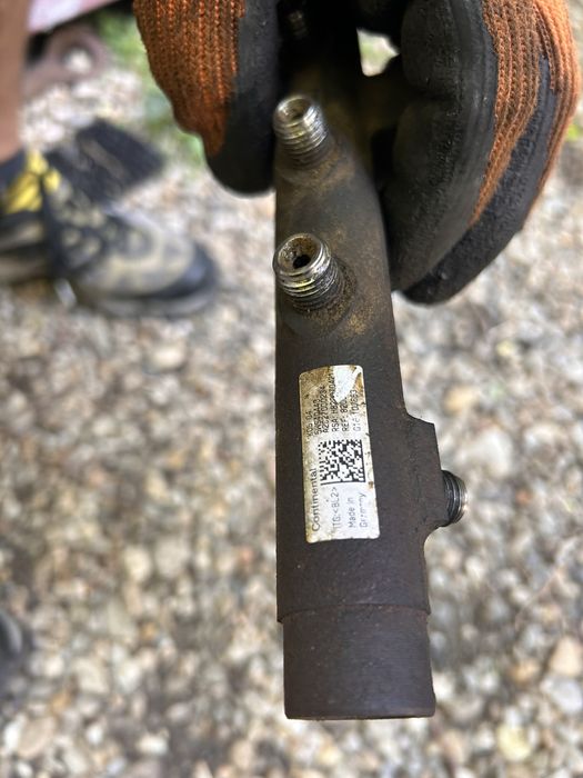 Rampa injectoare 1.5 L diesel euro 5 Dacia,Renault piesa in  stare bun