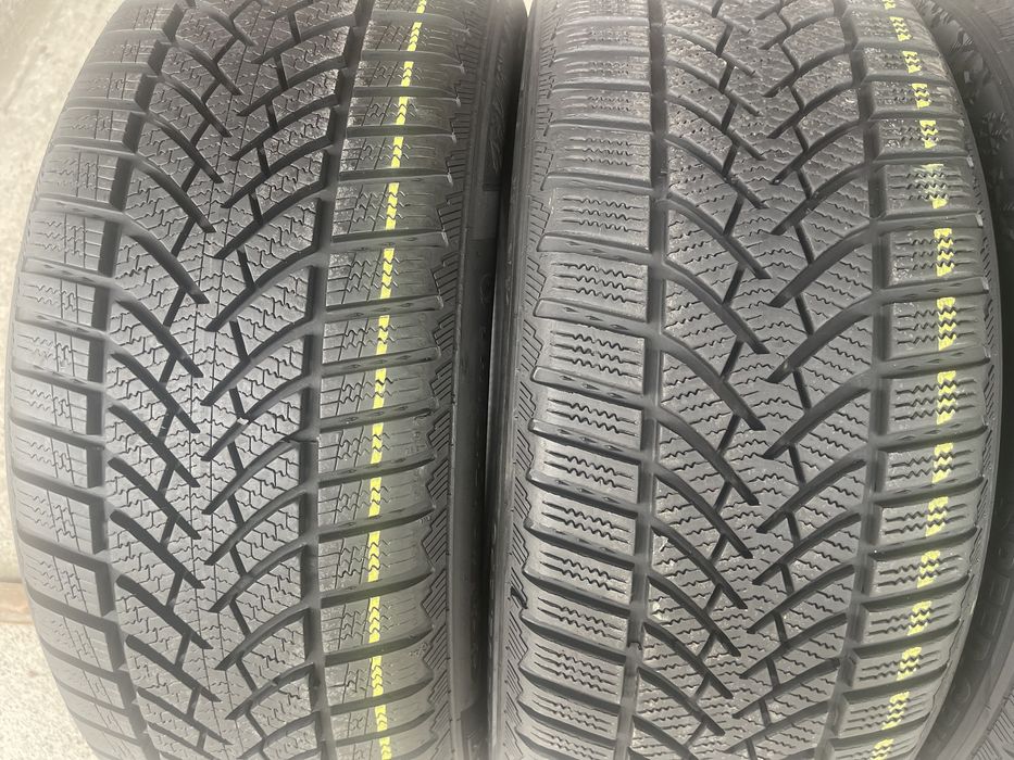 4 anvelope de iarna 215/50/18 Semperit (ca si noi )