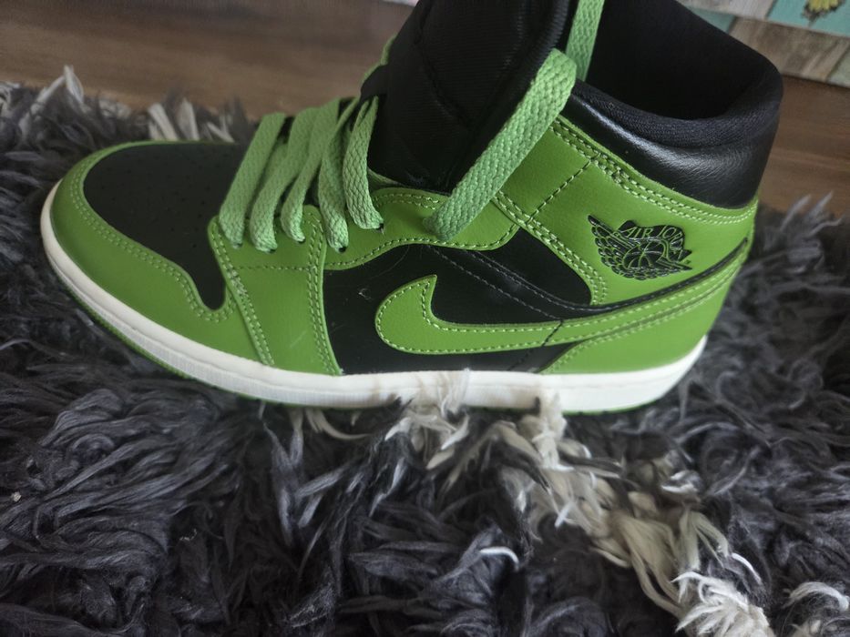 Маратонки   Air Jordan  N 37,5 НОВИ