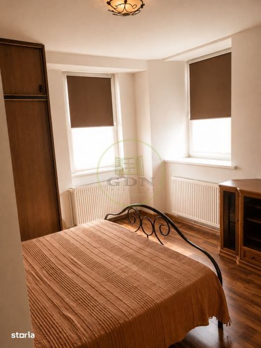 Apartament 3 camere de inchiriat Aula Universitatii Onix Brasov — fotografia 1