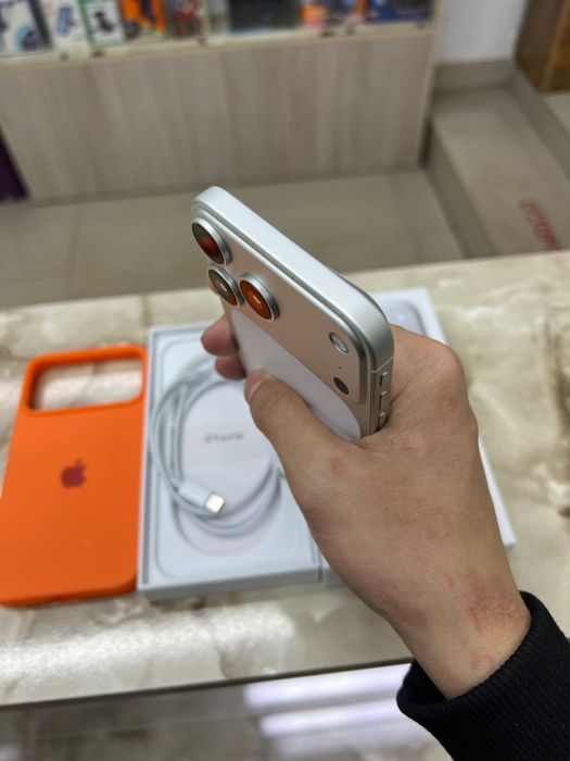 iPhone XR в корпусе iPhone 17 Pro