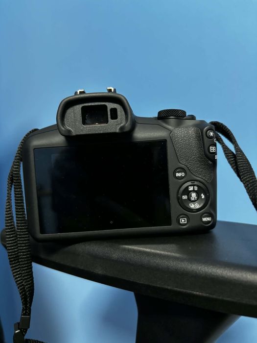 Canon eos R100 RF 18-45