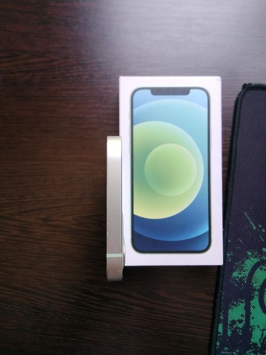 Iphone 12 / 64гб