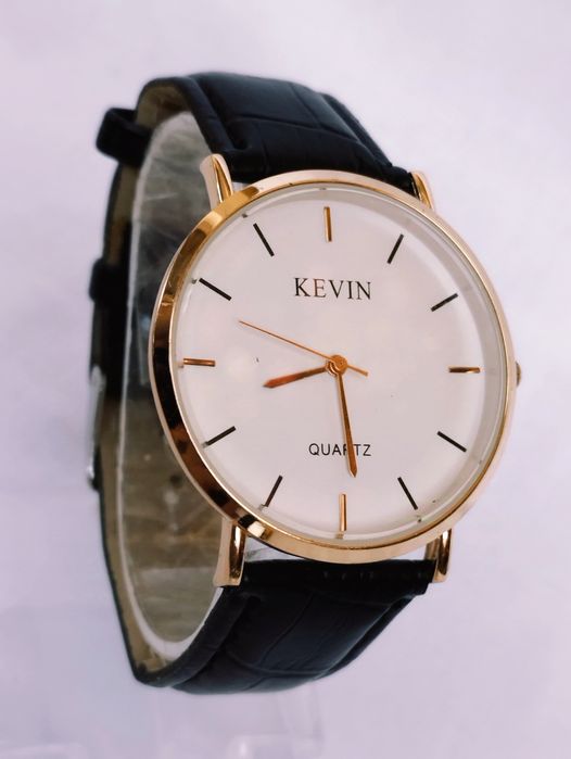 Ceas de mână Kevin cu quartz, din oțel inoxidabil, curea din piele.