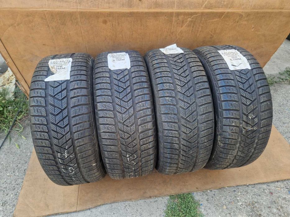 4 Pirelli R18 245/50 Зимни гуми  DOT2820
