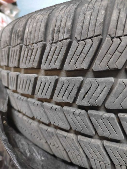 Зимни гуми с джанти 205/55/R16 от Тойота Авенсис 2007 г