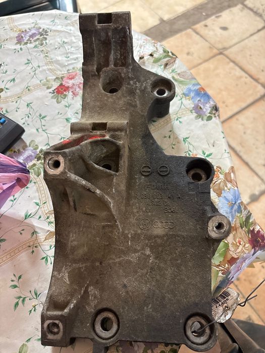 Стойка за алтернатор за голф Ауди а3  за 2ка мотор 140 кс