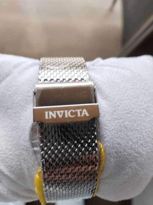 Invicta Specialty нов в кутия