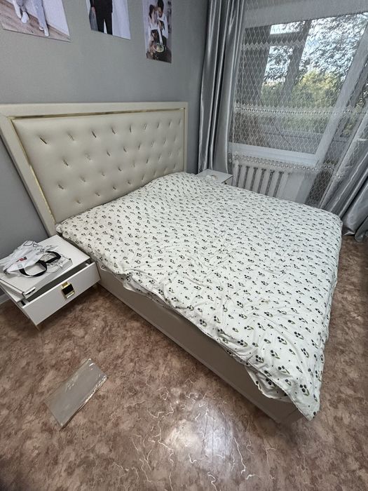 Спальный двухместный кровать