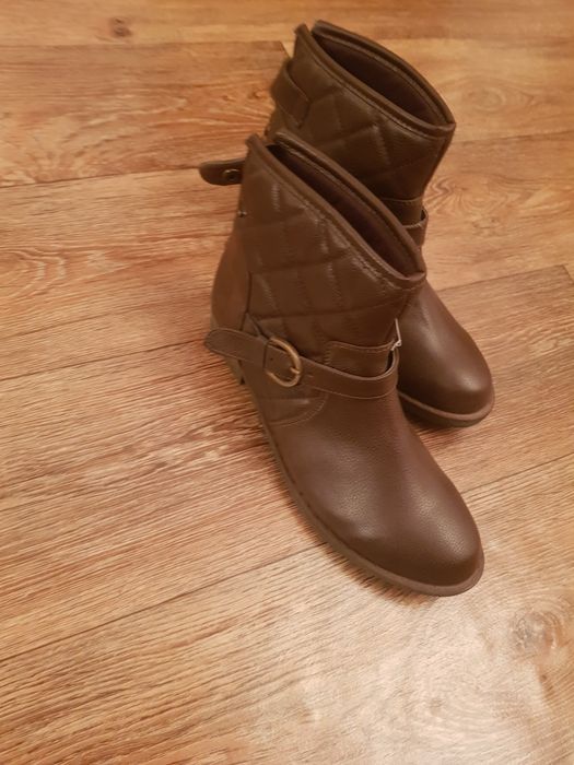 Продам новый обувь 2000т