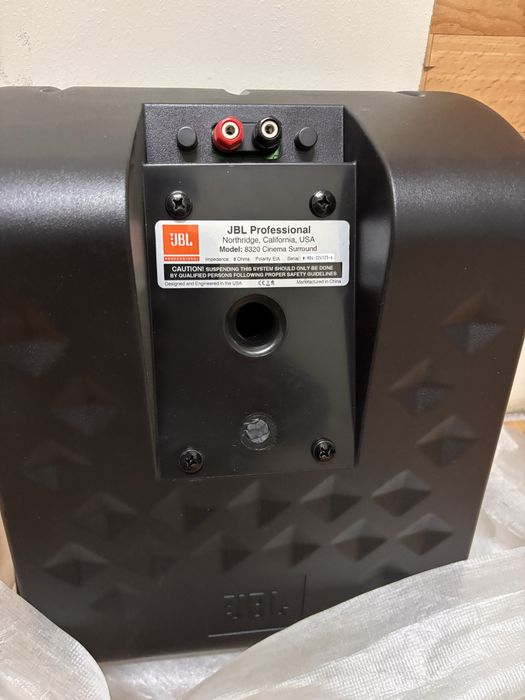Продам профессиональную кинотеатральную акустику JBL 8320.