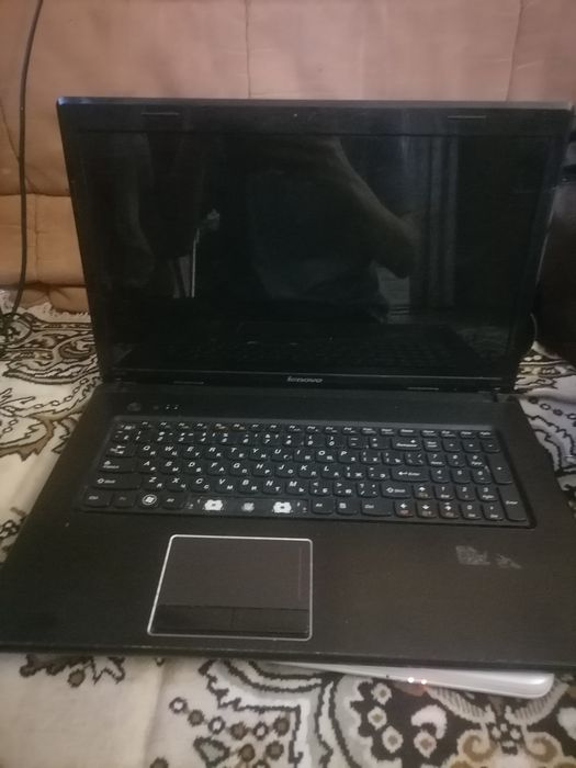 Продам 2 ноутбука на запчасти