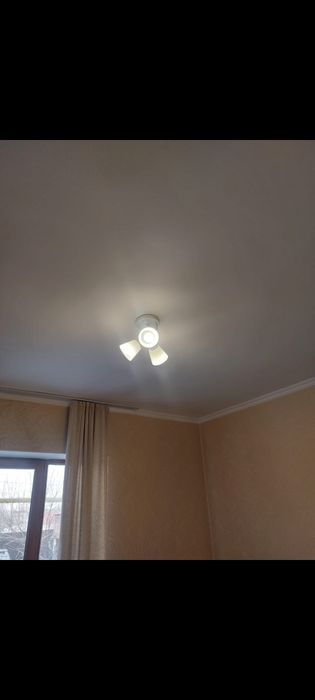 Люстра белая три лампочки