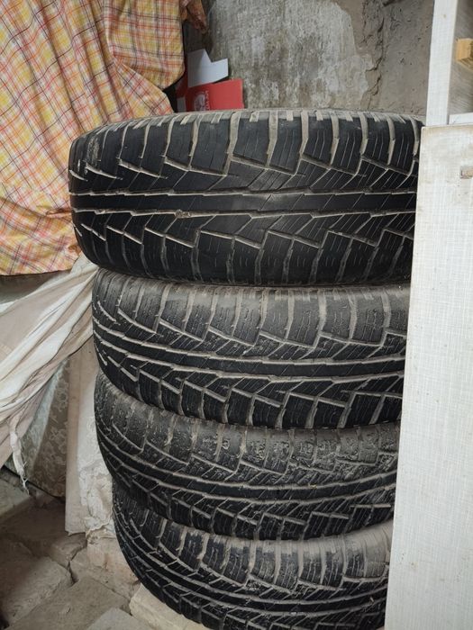 Продаю шины 205/70 R15