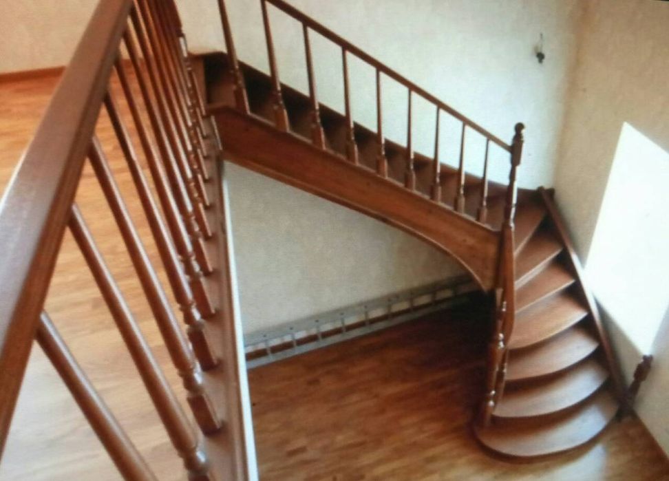 Scari interioare din lemn de frasin sau stejar