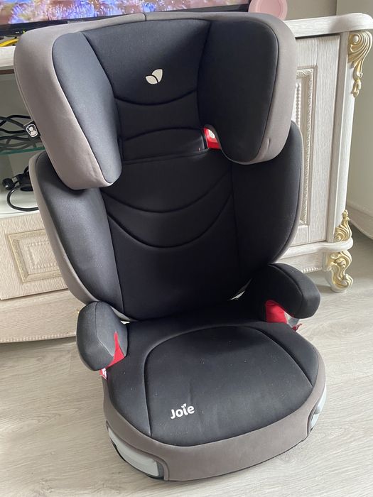 Продам аатокресло от Joie