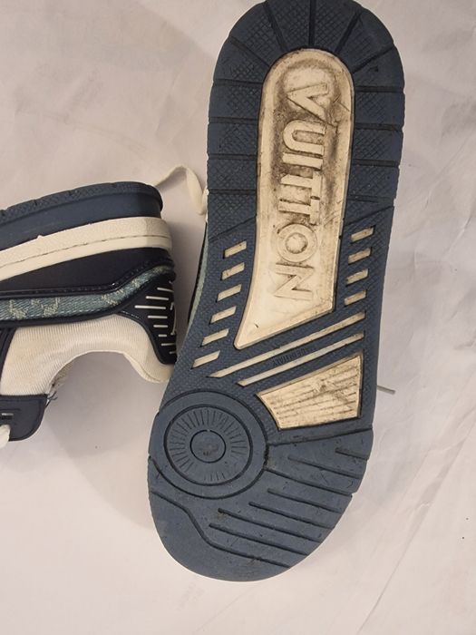 Louis Vuitton marime 42 bărbați