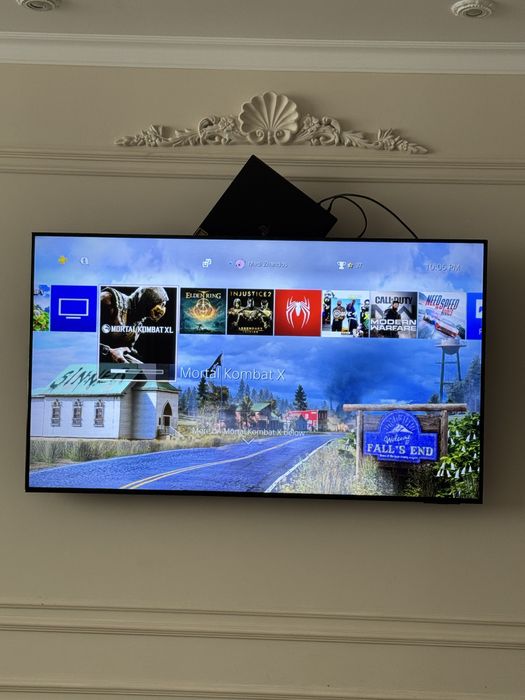 PlayStation 4 Pro 1TB + 3 геймпада