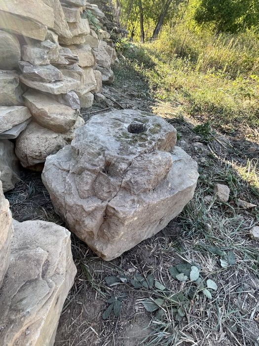 Дялан камък за основи