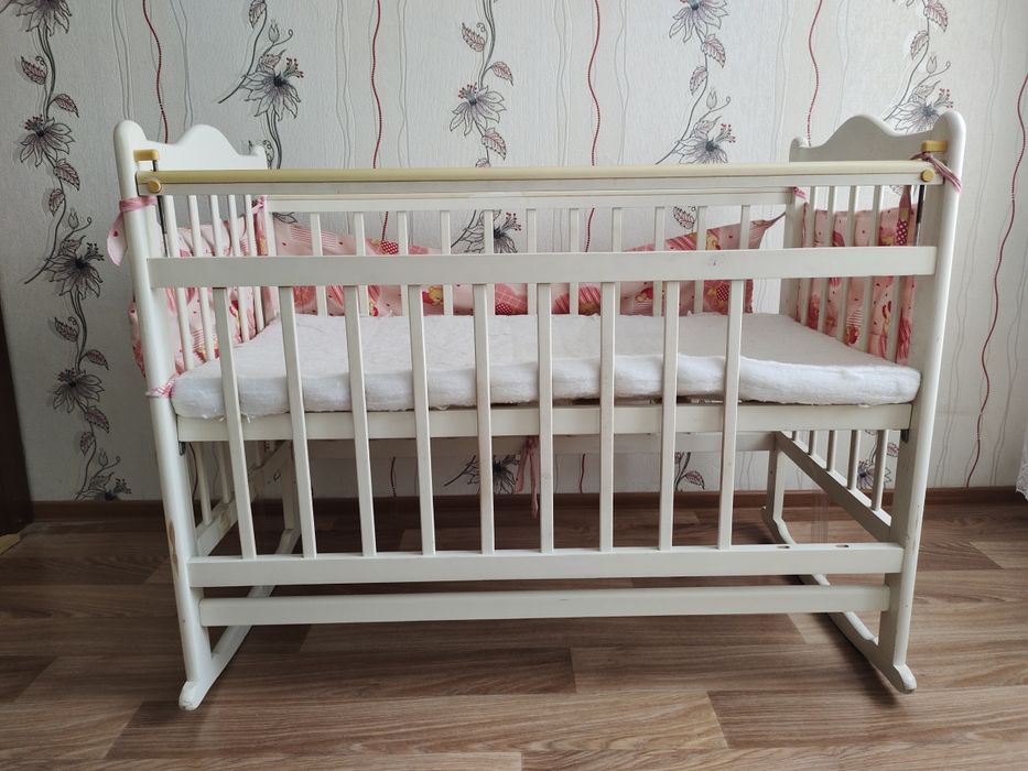 Продам детскую кроватку