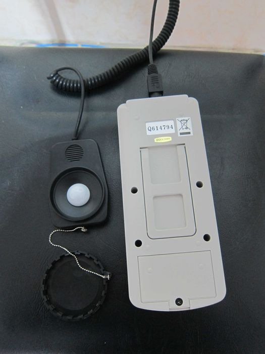 Уред за измерване на светлина Tenma 72-6693