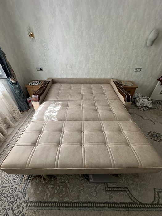 Divan tegi sandiqli