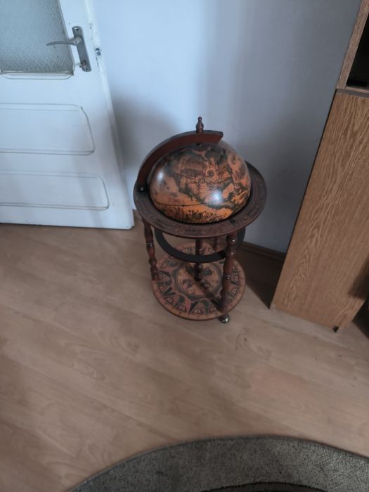 Set canapea si taburet