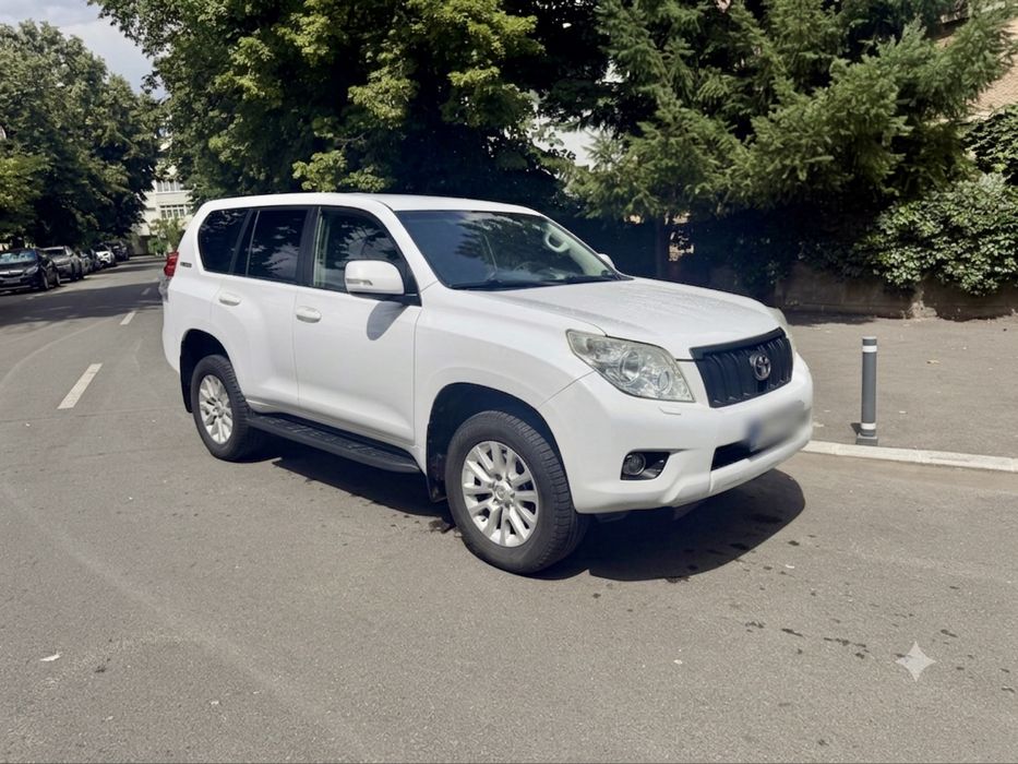TOYOTA Land Cruiser 2013